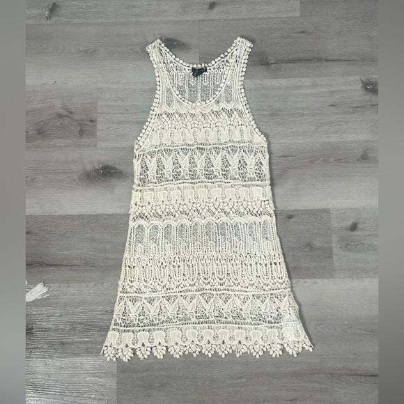 Forever 21 Cream Lace Top - Picture 1 of 3